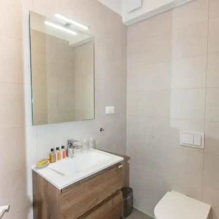 Appartement Crimson Holidays *