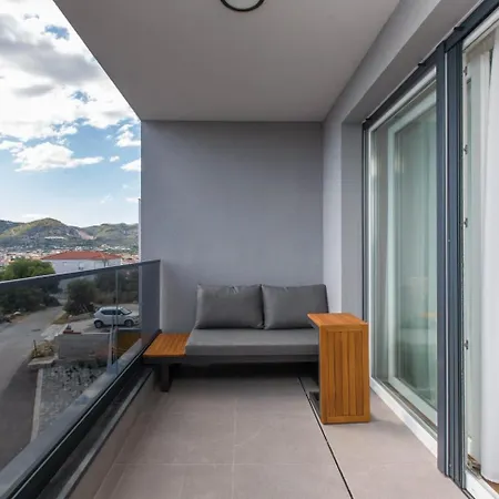 Crimson Holidays * Trogir