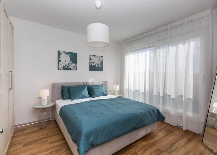 Crimson Holidays Трогир