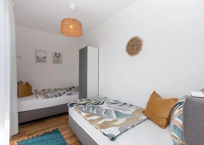 Апартаменты Crimson Holidays