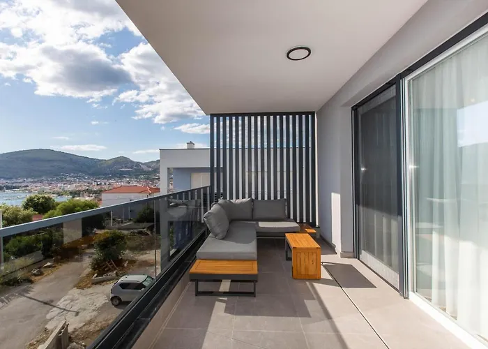 Crimson Holidays Апартаменты